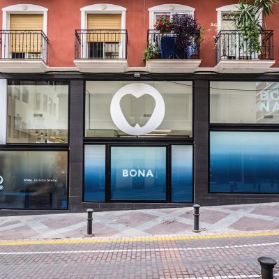 Clinica dental Bona Arze interiorismo Alicante proyecto fachada arquitectura