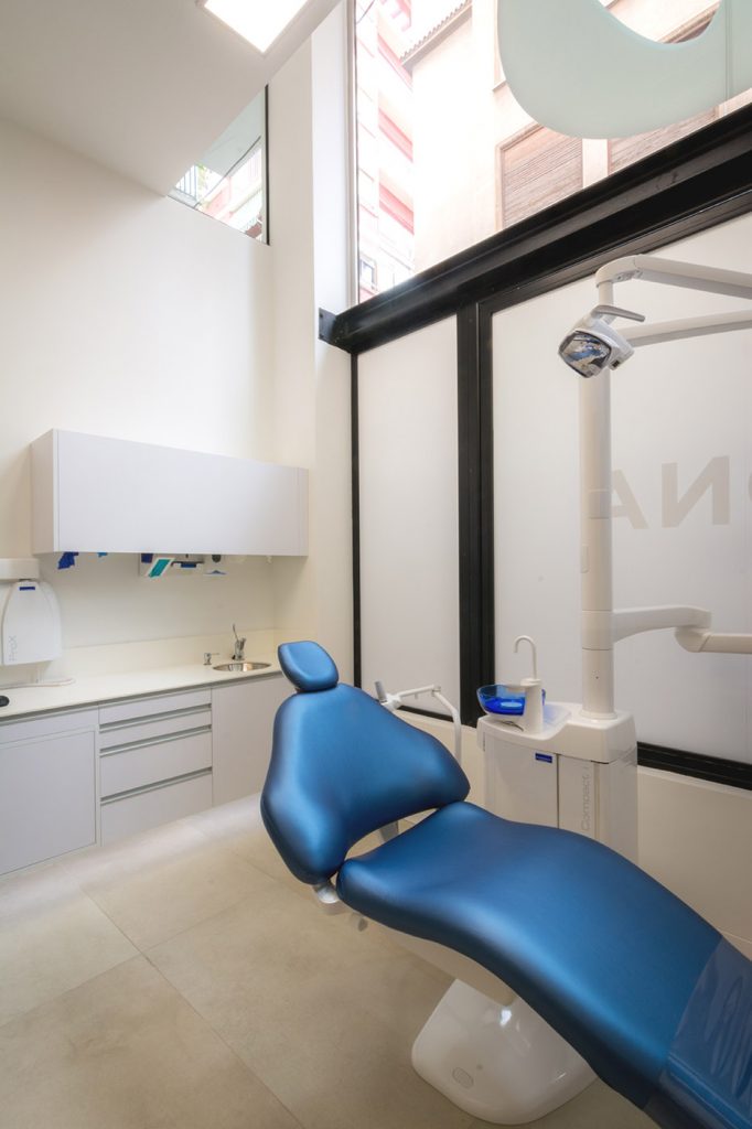 Clinica dental Bona Arze interiorismo Alicante proyecto sala arquitectura